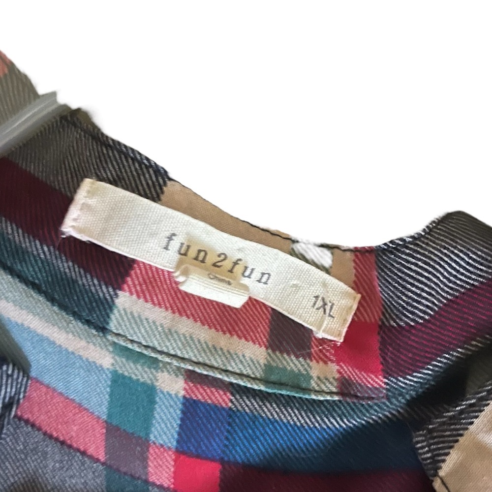 Fun 2 Fun Woman’s ModCloth Vintage Plaid Sleeveless Button Up Collared Blouse - Picture 5 of 10